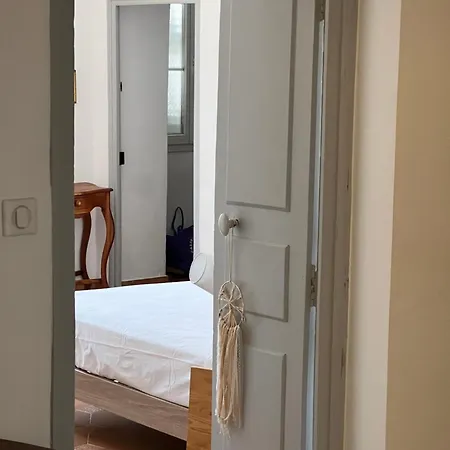 Le Laetitia - De Charme Dans La Vieille Avec Vue * Ajaccio (Corsica)