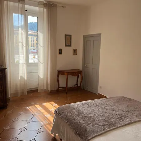 Le Laetitia - De Charme Dans La Vieille Avec Vue Mer Ajaccio (Corsica)