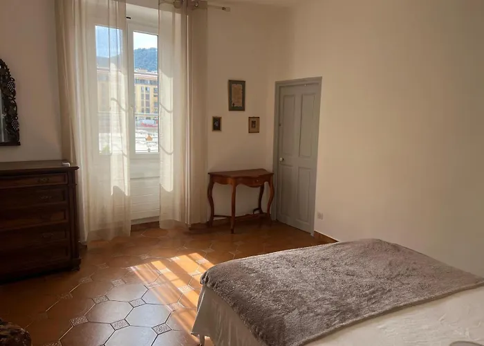 Le Laetitia - De Charme Dans La Vieille Avec Vue Mer Ajaccio (Corsica)